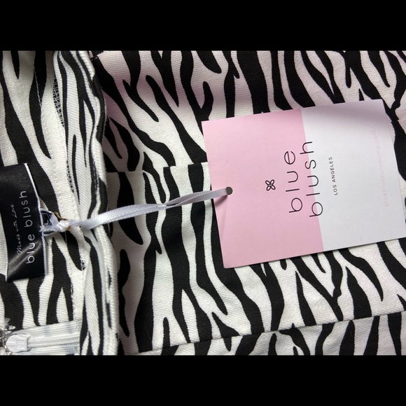 NWT BlueBlush Zebra Flare Pants - Picture 2 of 2